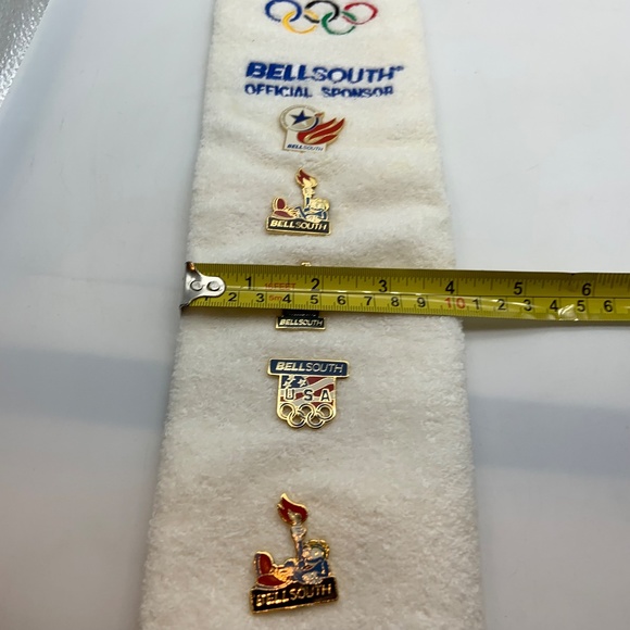 Vintage Bellsouth USA 1996 Olympic Games Embroidered Towel and Pins - Picture 16 of 16